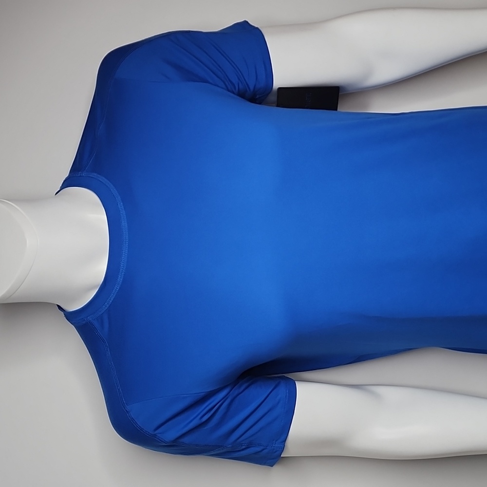 2(X)IST TEESHIRT, BLUE STRECHY T-SHIRT, SIZE MEDIUM
